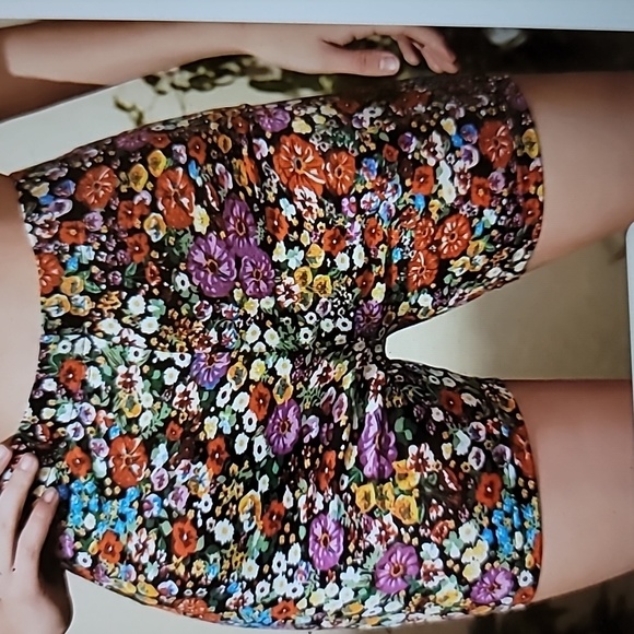 #65 Floral Stretch Activewear Shorts - Picture 10 of 10